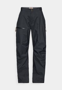 Zwarte waterdichte broek met knoopsluiting, ritszak, rechte snit en gladde textuur. Geschikt voor buitenactiviteiten.