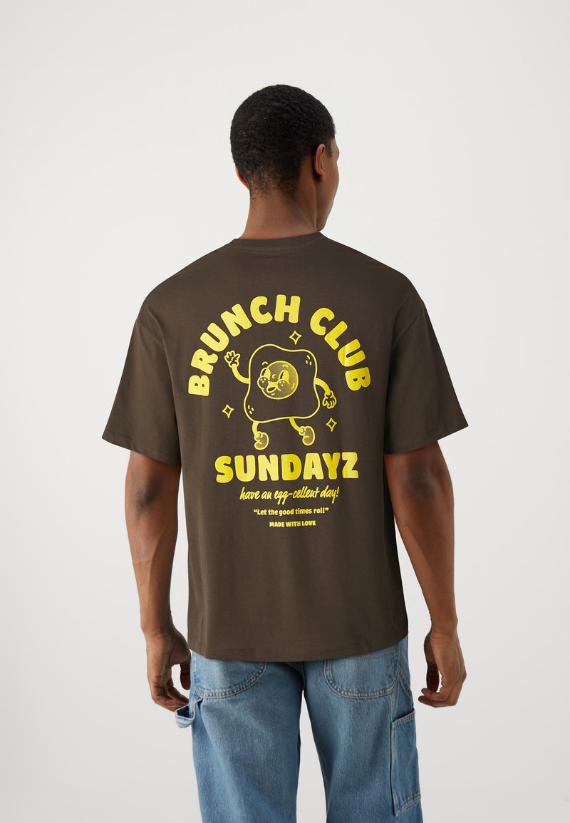 Jack & Jones JORBRUNCH TEE CREW NECK UNISEX - T-shirt print - chocolate brown