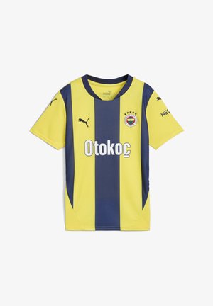 Maillot de football rayé jaune et marine à manches courtes, avec un col rond, logo imprimé et texte de sponsor en blanc.