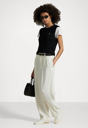 CABLE KNIT COTTON CROPPED VEST - Pullover - black