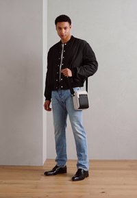 bugatti SHOULDERBAG SMALL - Bandolera - light grey