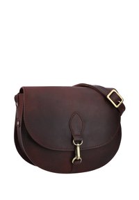 Sac bandoulière en cuir marron avec une fermeture à rabat, un accent ovale en cuir et des ferrures en laiton, présentant une surface texturée et une sangle ajustable.