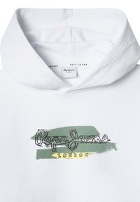 Bijela dukserica od pamuka s grafičkim logotipom u zelenoj i žutoj boji koji kaže "Pepe Jeans LONDON" u stilu rukopisnog fonta.