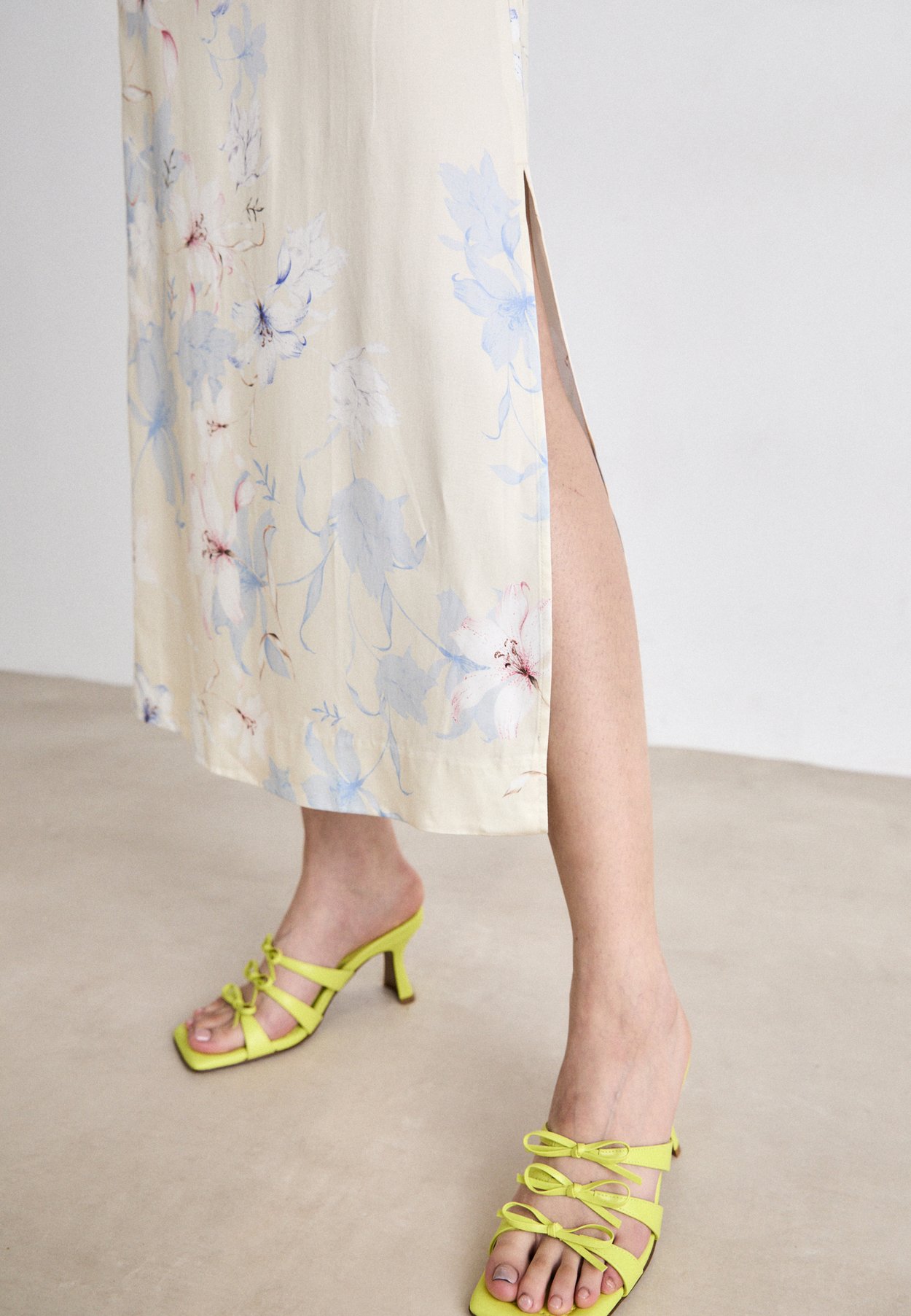 FLORAL PRINT SLIP DRESS