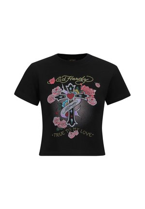 T-shirt cropped in cotone nero con un design grafico di una croce circondata da rose e il testo "FEDELE AL MIO AMORE" in un font decorativo.