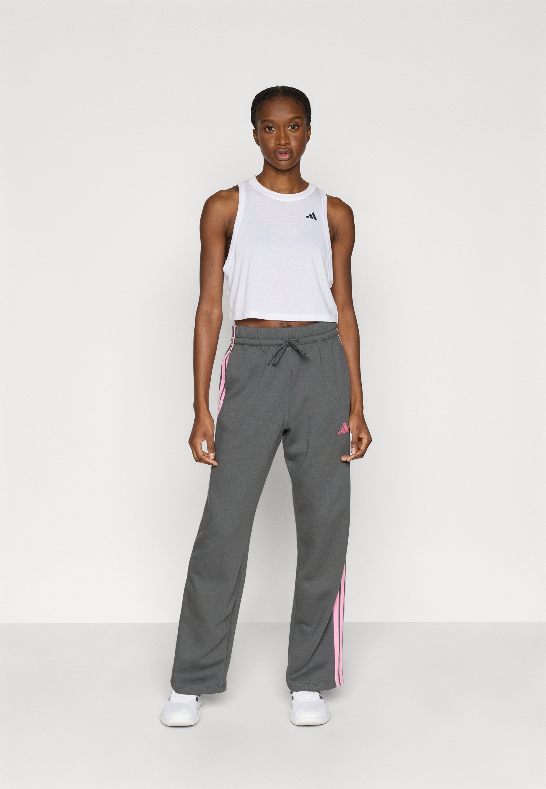 adidas Sportswear ESSENTIALS 3 STRIPES OPEN HEM PANTS - Tracksuit