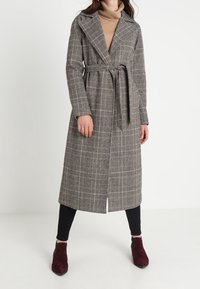 KIOMI Vinterkappa /-rock - brown