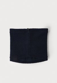 Scaldacollo in pile blu navy con una texture morbida, caratterizzato da un fondo arrotondato e un piccolo cordoncino regolabile nella parte superiore.