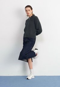 Thumbnail Image 2