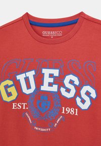 Guess BEDRUCKTES - Maglietta a manica lunga - rot