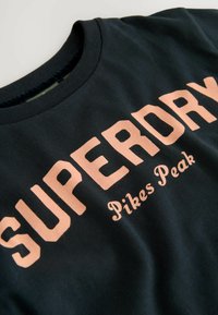 Superdry & Co Apdrukāts T-krekls - navy pink