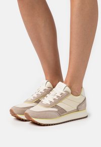 GANT BEVINDA - Sneakers - taupe/yellow