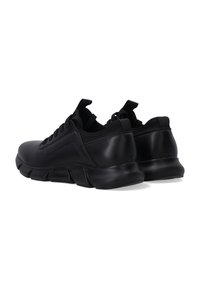 Schwarze Sportschuhe mit einem eleganten synthetischen Obermaterial, runder Zehenpartie, strukturiertem Sohlenbereich und ausgeprägter Fersendämpfung. Verfügt über eine Schnürung und Zuglaschen.