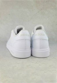 adidas Originals ADVANTAGE BASE - Tenisice - blanc