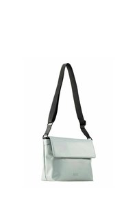 Borsa a tracolla rettangolare grigia chiara con patta pieghevole e ampia tracolla nera regolabile.