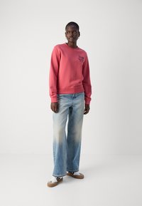 Scotch & Soda CHEST ARTWORK REGULAR - Sweatshirt - dusty red