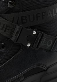 Buffalo ASPHA - Botines con cordones - black