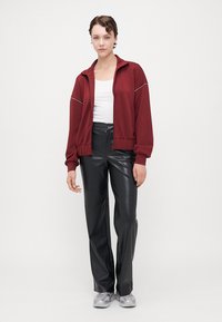 ONLY Tall ONLMILA ZIP LOOSE - Sweatjakke - cabernet/cloud dancer