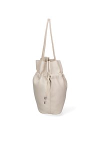 Borsa a tracolla in pelle beige con chiusura a coulisse, texture liscia e manici lunghi, caratterizzata da sottili dettagli metallici.
