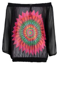 Czarna przejrzysta bluzka z długim rękawem z elastycznym dekoltem i ściągaczem, z dużym kolorowym geometrycznym wzorem w kształcie koła na przodzie.