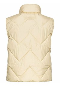 Polstret ærmeløs vest i lys gul med høj krave og diamant-quiltet design, med en diskret brandlabel på bagsiden.