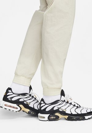 M NK RPL FC WC WVN - Träningsbyxor - rattan/summit white/black