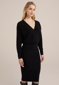 Pārliekama kleita - black