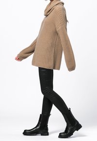 HALLHUBER Sweter