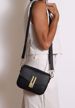 Cross body bag - black