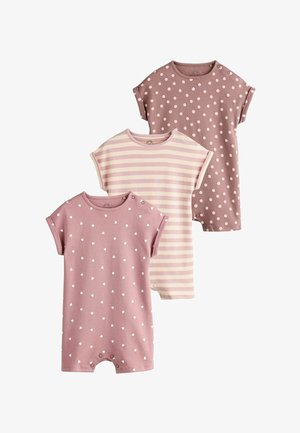 Trois combinaisons à manches courtes dans des tons de rose : une avec des cœurs blancs, une avec des rayures rose et crème, et une avec des pois blancs.