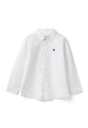 Camicia bianca a maniche lunghe con bottoni, colletto e piccolo logo nero ricamato sul lato sinistro del petto.