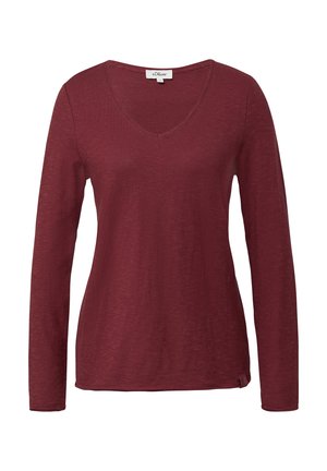 Dolga majica z V-izrezom v temno rdeči barvi, izdelana iz mehkega, teksturiranega blaga. Ima diskreten heather vzorec ter majhno oznako z logotipom na robu.