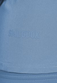 Smilodox ADVANCE PRO 2IN1 - Träningsshorts - blau