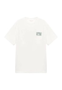Hvid kortærmet T-shirt med rund halsudskæring og sort tekst "DER ER INGEN TID AT TABE" på den øverste venstre bryst.