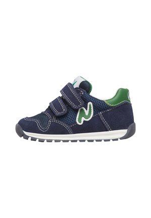 Marineblauer und grüner Kleinkind-Sneaker mit weißer Sohle, zwei Klettverschlüssen, Mesh-Stoff und einem weißen dekorativen Logo an der Seite.