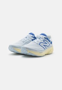 New Balance FRESH FOAM X 1080 V13 - Utcai futócipők - starlight