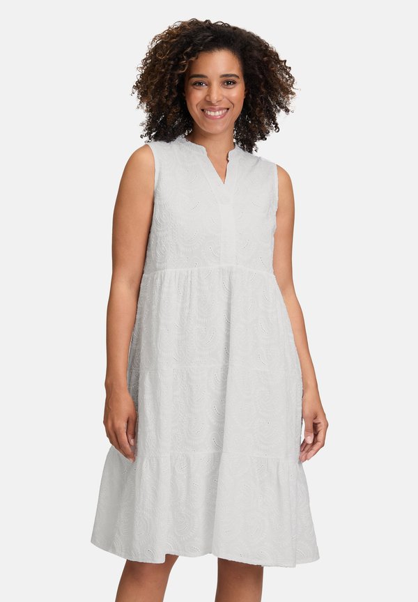 MIT LOCHMUSTER - Freizeitkleid - weiß