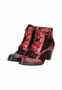 Stivaletti alla caviglia con motivo rosso e nero, finitura lucida, design con lacci, punta tonda e tacco impilato. Presentano dettagli floreali e cuciture accentuate.