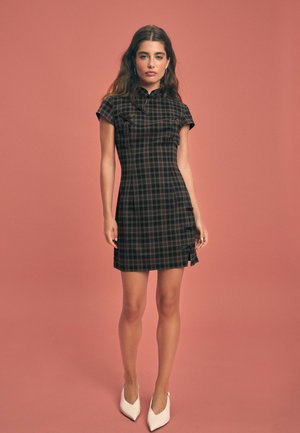 Stradivarius, CHECK PRINT STAND COLLAR SHORT DRESS - Robe chemise - black
