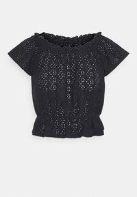 Svart blus med korta ärmar, broderat ögonlappsmönster, elastisk halsringning och rynkad nederkant. Texturerad väv med en lätt design.