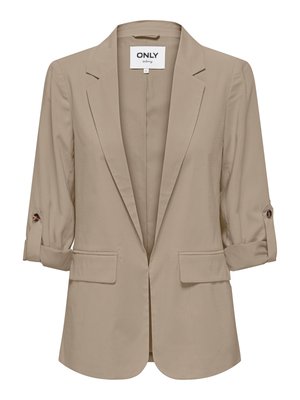 Beige dames blazer med oppbrettede ermer, knappestropper, hakkede slag og to frontlommer med klaff.