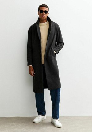 - Sweter