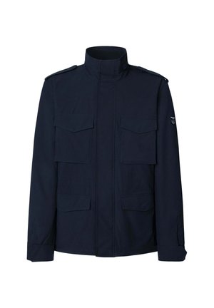 Marineblauwe jas met een hoge kraag, twee borstzakken en schouderepauletten. Gemaakt van een gladde stof met een getailleerde pasvorm.