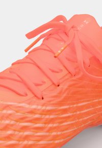 Under Armour MAGNETICO ELITE 5 FG - Kõva pinnase jalgpallisaapad - blaze orange / squad orange / white