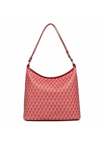 Sac à main matelassé rouge avec un dessus arrondi et une bandoulière unique ; présente un motif géométrique en losanges et une texture lisse.