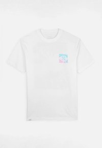T-shirt blanc en coton avec un graphisme vibrant bleu et rose sur la partie gauche de la poitrine, col rond et manches courtes.