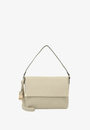 Helle beige Lederhandtasche mit strukturiertem Finish, ausgestattet mit einem langen Schulterriemen, Klappenverschluss und Hardware-Akzenten in Goldfarbe.