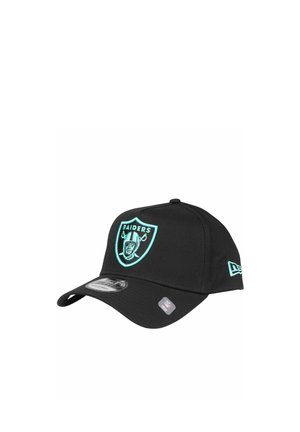 Schwarze Baseballmütze mit türkisfarbenem Raiders-Logo auf der Vorderseite und türkisfarbenem New Era-Logo an der Seite, mit gebogenem Schirm und NFL-Aufkleber auf dem Visier.