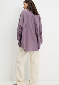 PULL&BEAR RUSTIC - Košilová halenka  - lilac