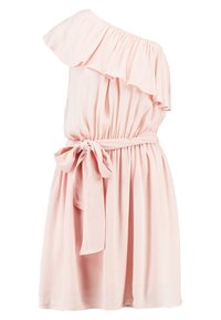 Off-Shoulder-Kleid aus sanftem rosa Stoff, mit Rüschendetails, einem gerafften Bund und einem Bindegürtel für eine verstellbare Passform. Weiche Textur.